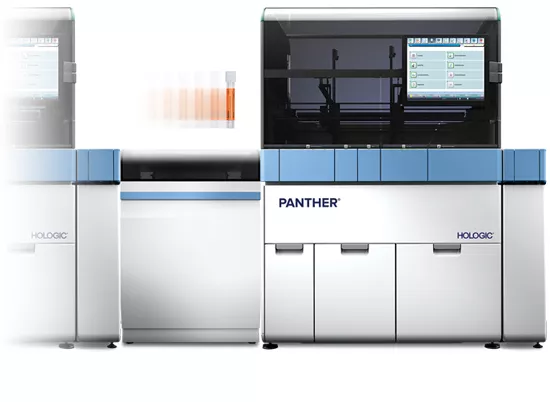 Panther Trax mot vit bakgrund